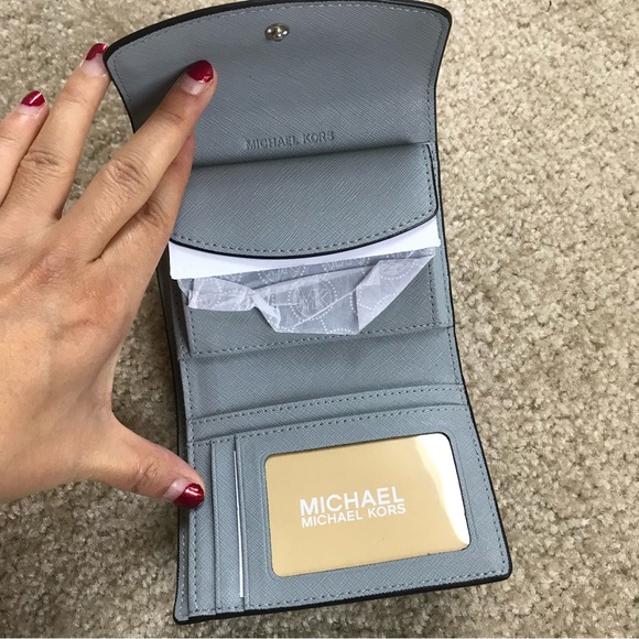 Michael Kors small wallet NWT - Picture 4 of 7